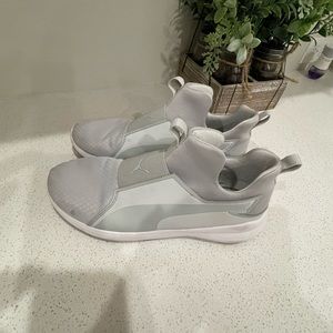 Puma woman’s Tennis shoes 9.5
